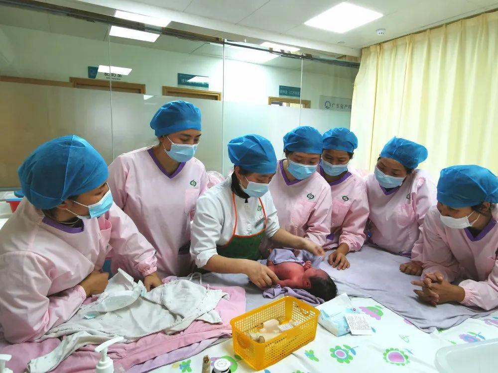 万宁市妇婴监护型护送